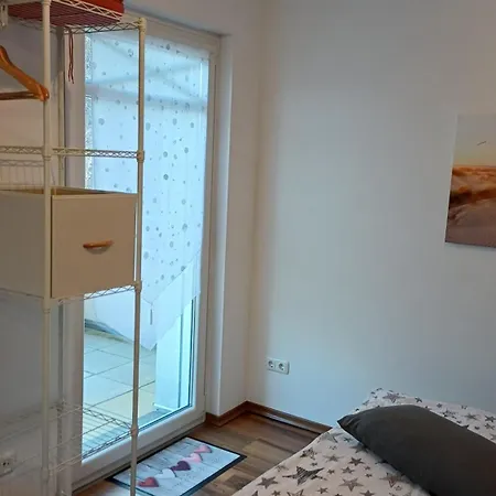Mit Bad Und Balkon *